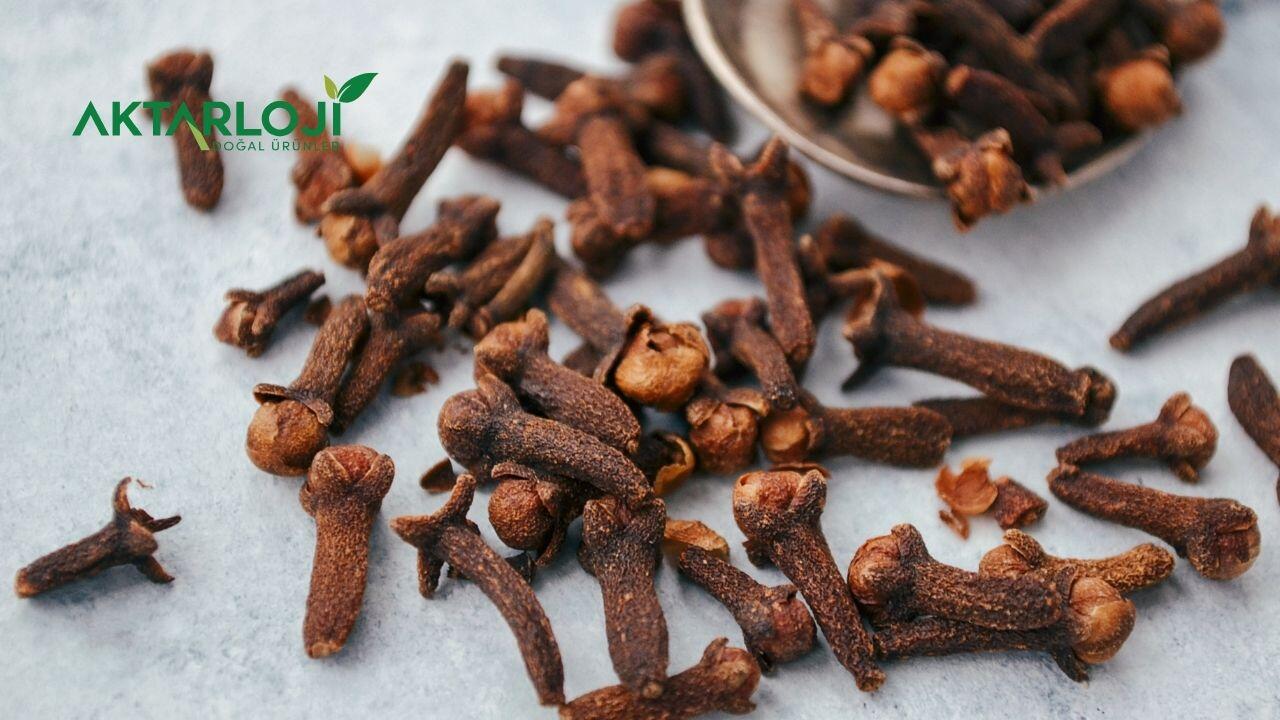 Karanfil Şekeri Ne için Kullanılır? Karanfil Şekeri Neye İyi Gelir?