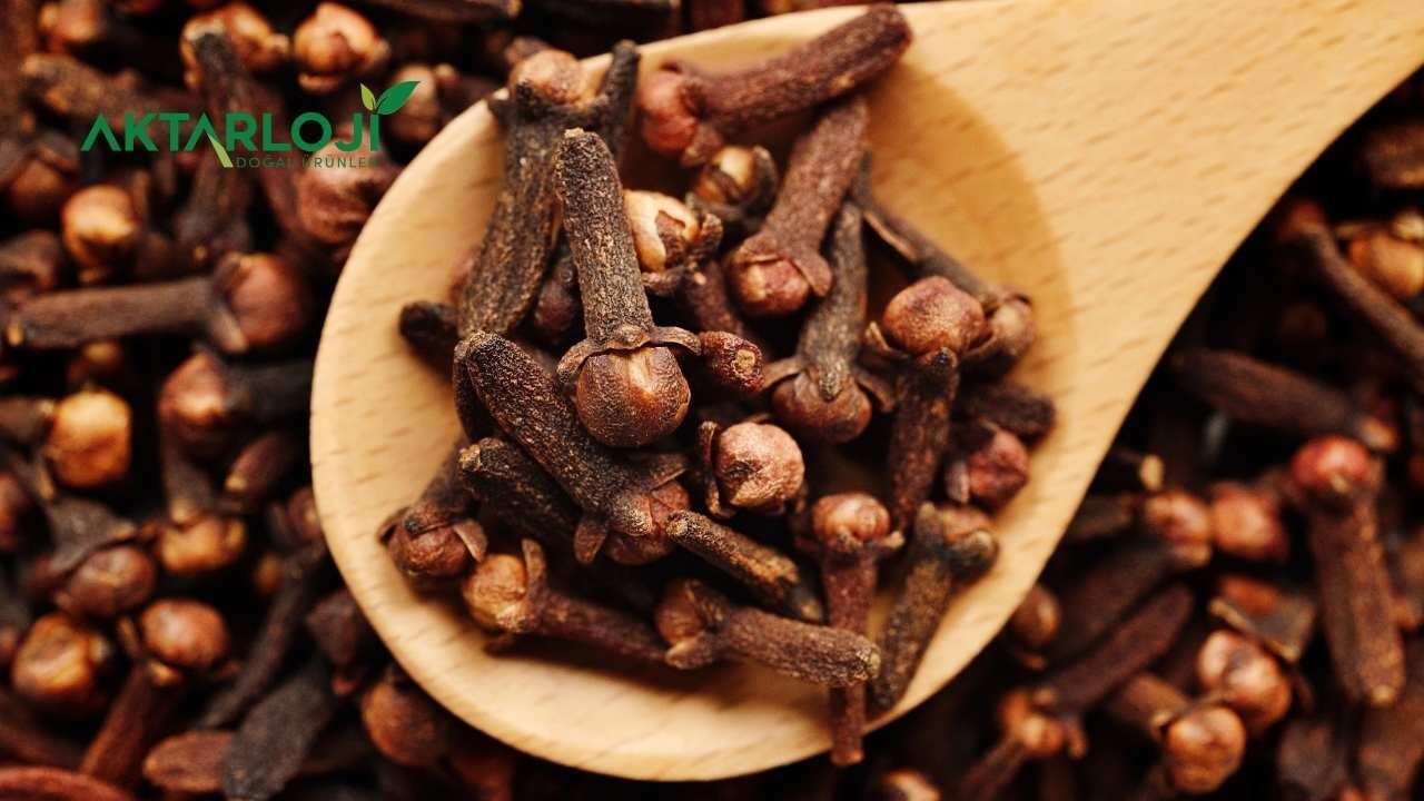 Karanfil Çayı Nasıl Hazırlanır? Karanfil Çayı Ne Zaman İçilmeli?